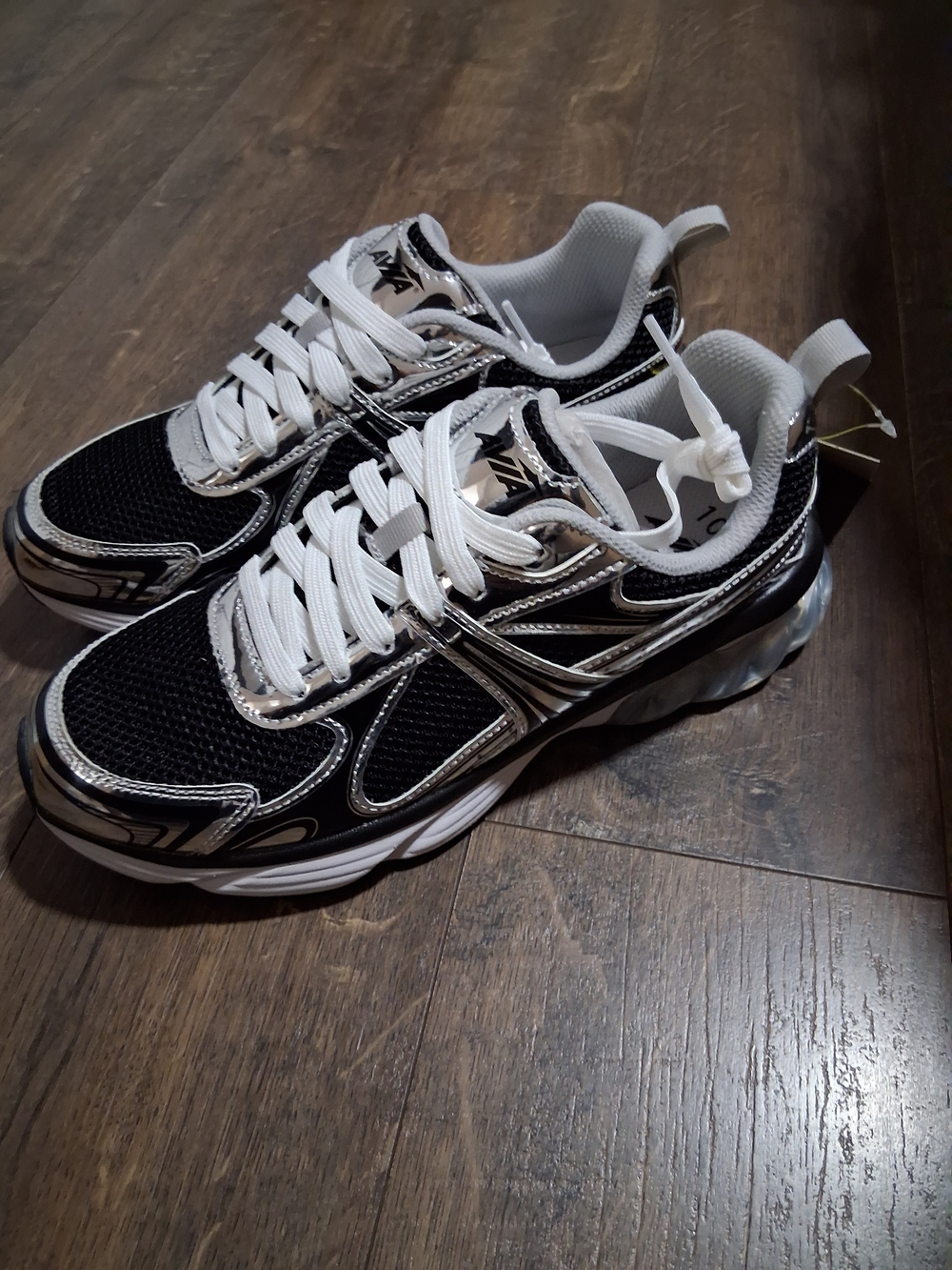 Avia Women's Black Silver Athletic Sneakers Activewear Tennis Shoes 10